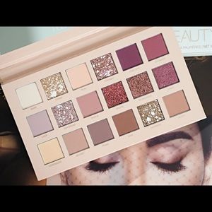 Huda Beauty New Nude Palette